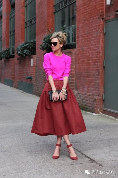 酒红色半身裙的十个搭配小技巧 - 哒鸣派