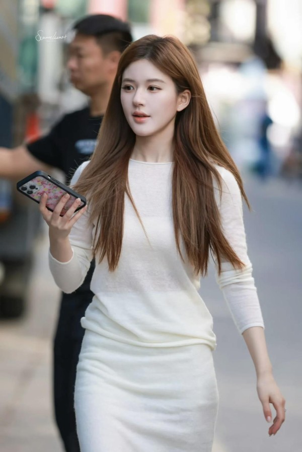 02静奢风-针织衫套装.jpg 02静奢风-针织衫套装.jpg