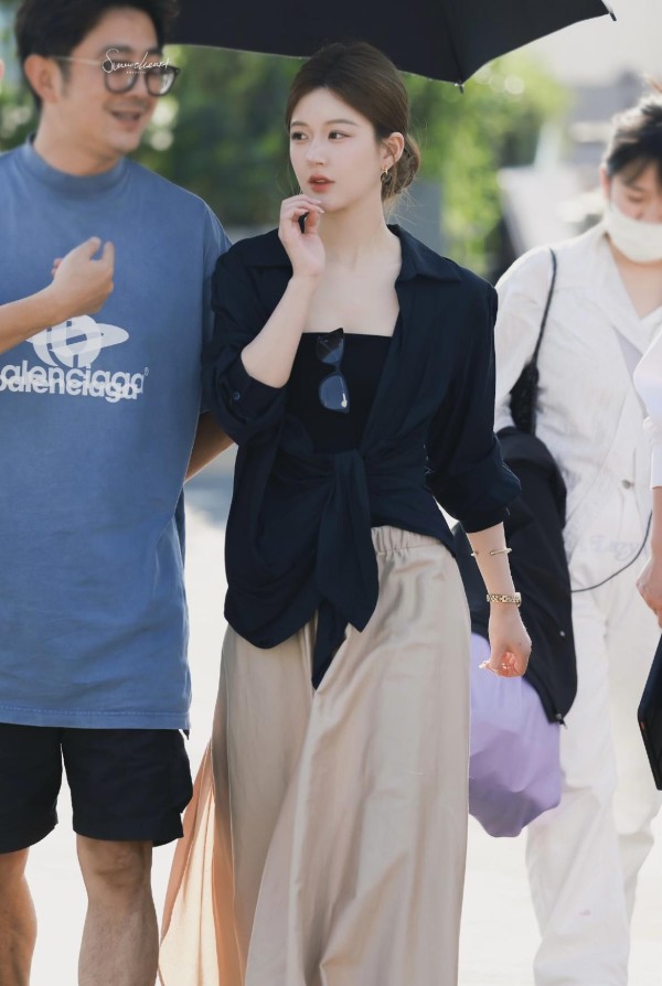 07韩系叠穿背心衬衫叠穿.jpg 07韩系叠穿背心衬衫叠穿.jpg