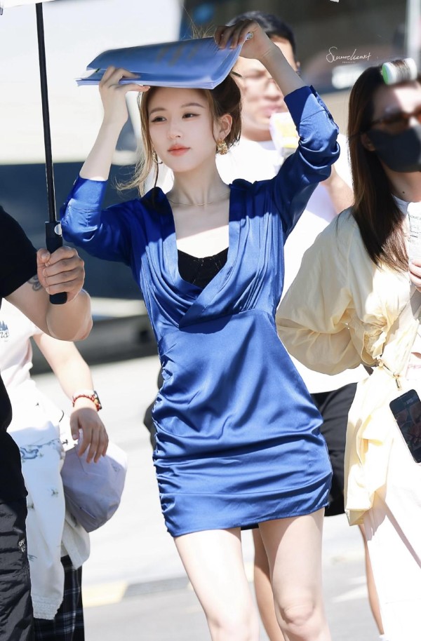 07韩系叠穿-荡领连衣裙-1.jpg 07韩系叠穿-荡领连衣裙-1.jpg