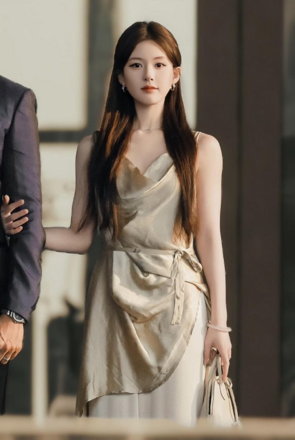 09裙裤叠穿2.jpg 09裙裤叠穿2.jpg