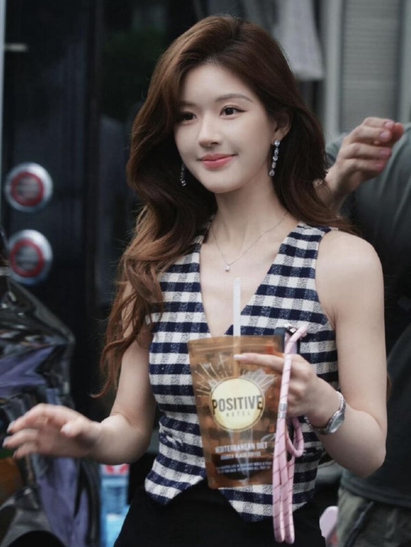 10知识分子风-格子马甲2.jpg 10知识分子风-格子马甲2.jpg