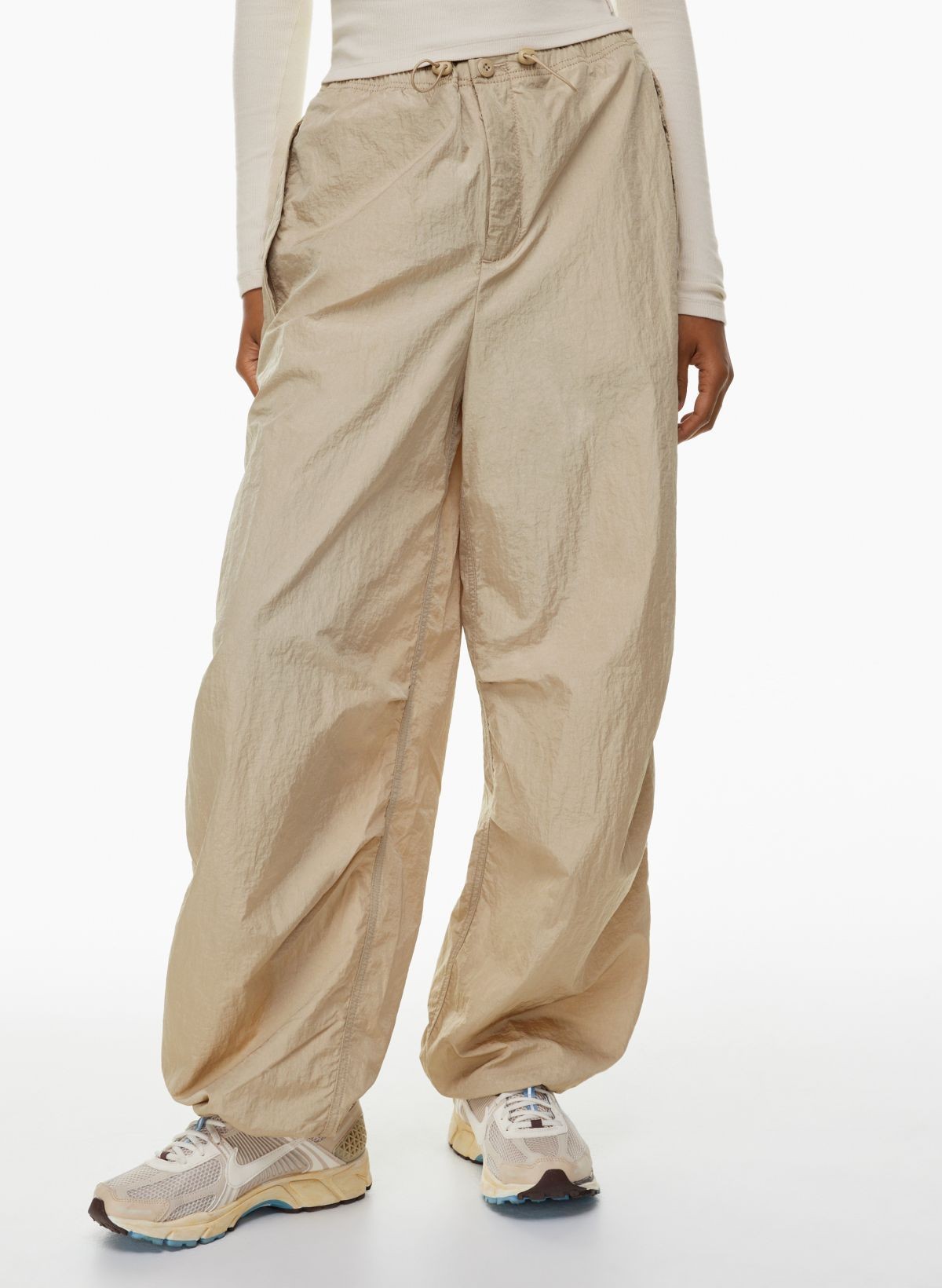 02_Aritzia.jpg 02_Aritzia.jpg